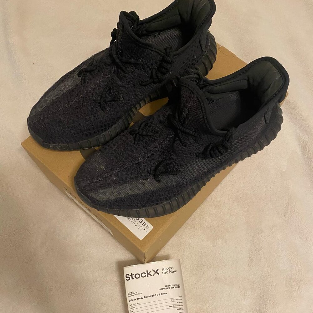 Yeezy 350 V2 Onyx(READ DESC)
